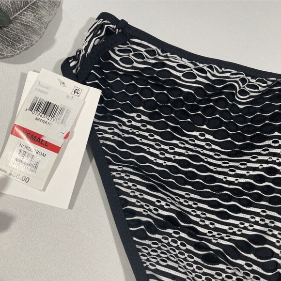 NWT Becca Reveal Hipster‎ Bikini Bottoms in Black/White [ XS ] - Picture 10 of 12
